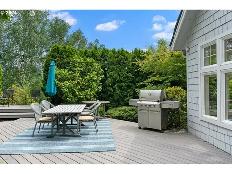 9235 Nw Hopedale Court Portland OR 97229