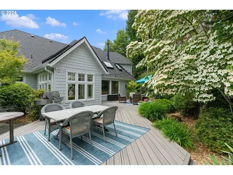 9235 Nw Hopedale Court Portland OR 97229