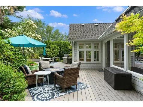9235 Nw Hopedale Court Portland OR 97229