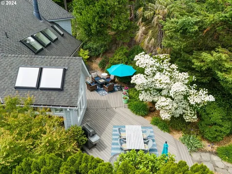 9235 Nw Hopedale Court Portland OR 97229