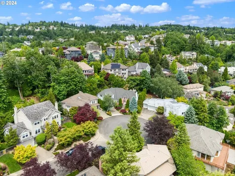 9235 Nw Hopedale Court Portland OR 97229