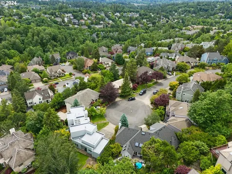 9235 Nw Hopedale Court Portland OR 97229