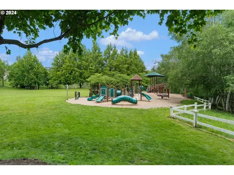 9235 Nw Hopedale Court Portland OR 97229