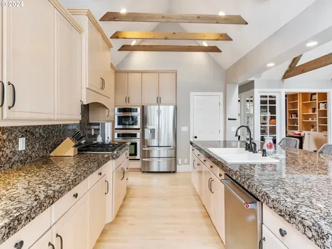 9235 Nw Hopedale Court Portland OR 97229