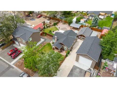 233 NW Cedar Avenue Redmond OR 97756