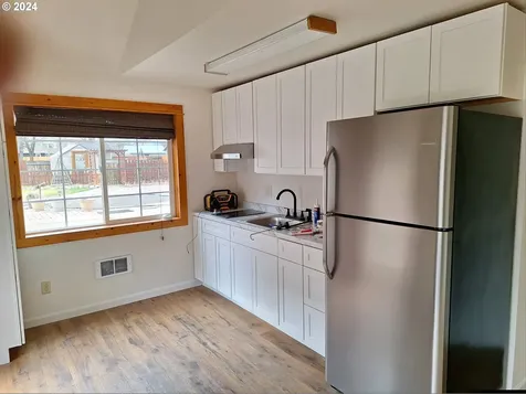 233 NW Cedar Avenue Redmond OR 97756