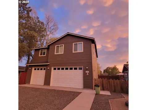 233 NW Cedar Avenue Redmond OR 97756