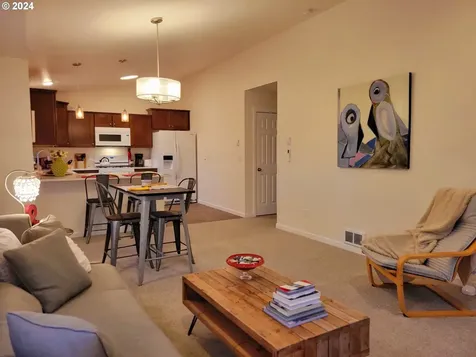 233 NW Cedar Avenue Redmond OR 97756