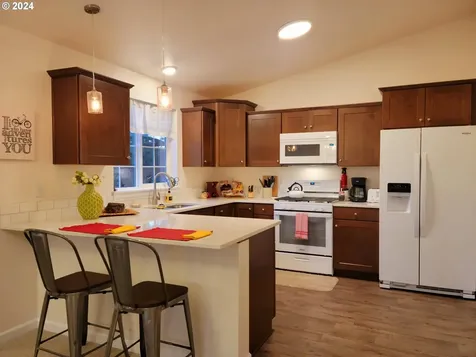 233 NW Cedar Avenue Redmond OR 97756