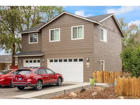 233 NW Cedar Avenue Redmond OR 97756