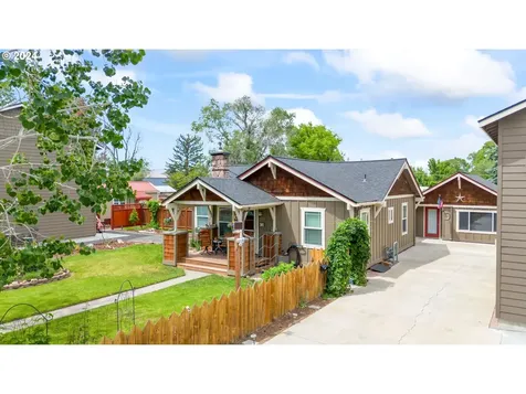 233 NW Cedar Avenue Redmond OR 97756
