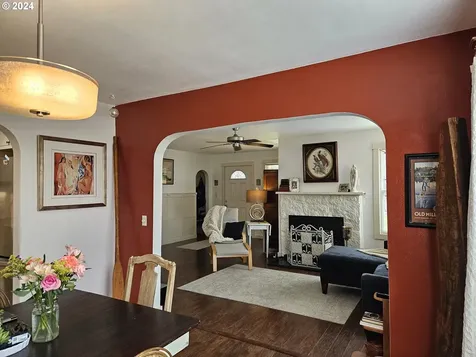 233 NW Cedar Avenue Redmond OR 97756