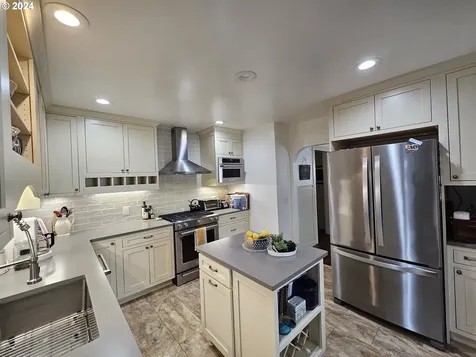 233 NW Cedar Avenue Redmond OR 97756