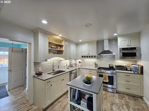 233 NW Cedar Avenue Redmond OR 97756