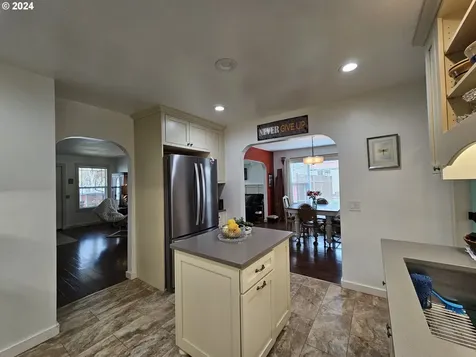 233 NW Cedar Avenue Redmond OR 97756