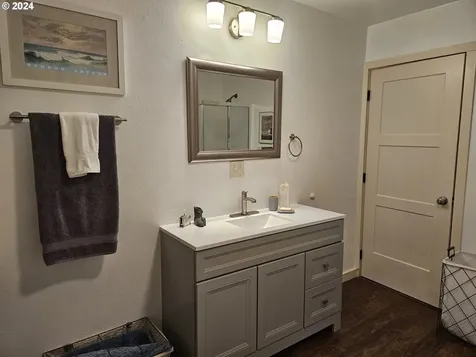 233 NW Cedar Avenue Redmond OR 97756