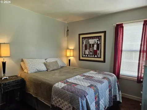 233 NW Cedar Avenue Redmond OR 97756
