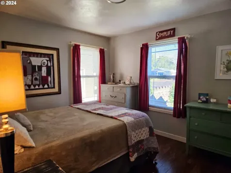 233 NW Cedar Avenue Redmond OR 97756