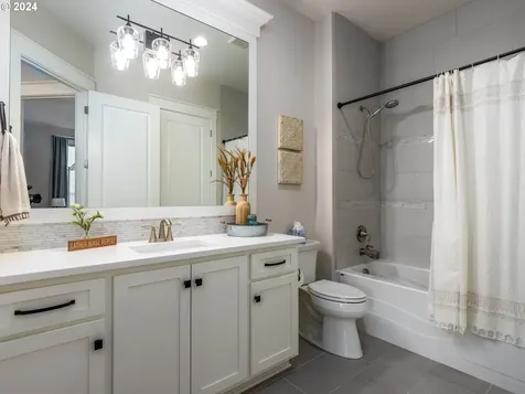 18205 NE 79th Street Vancouver WA 98682