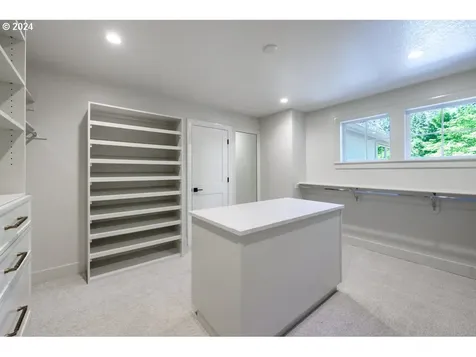 361 10th Street Lake Oswego OR 97034
