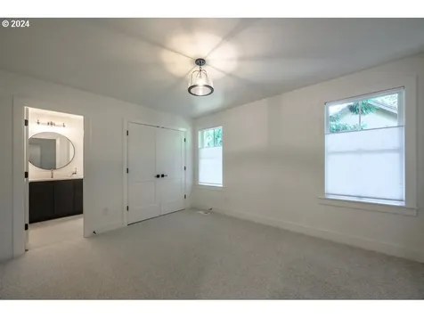 361 10th Street Lake Oswego OR 97034