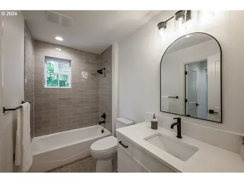 361 10th Street Lake Oswego OR 97034
