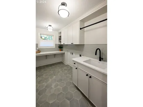 361 10th Street Lake Oswego OR 97034