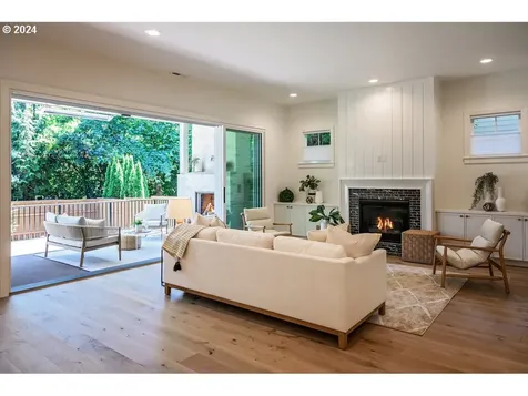 361 10th Street Lake Oswego OR 97034