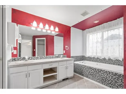 15301 NE 77th Street Vancouver WA 98682