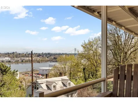 9608 Nw Rosaria Avenue Portland OR 97231