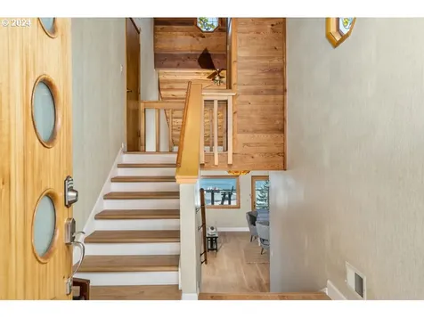 9608 Nw Rosaria Avenue Portland OR 97231