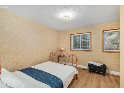 9608 Nw Rosaria Avenue Portland OR 97231