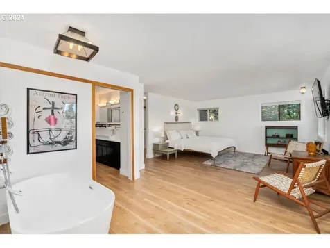 9608 Nw Rosaria Avenue Portland OR 97231