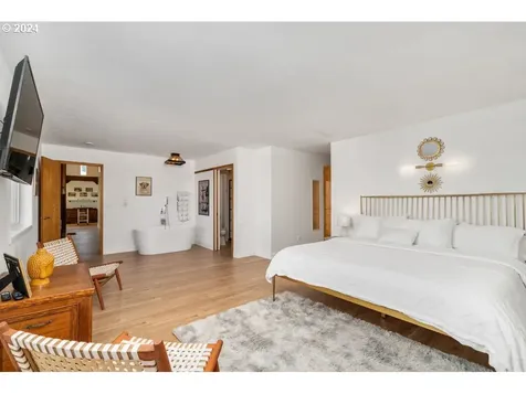 9608 Nw Rosaria Avenue Portland OR 97231