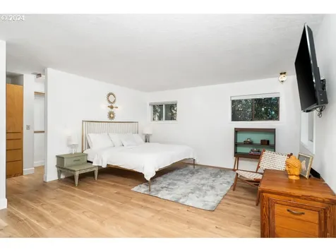 9608 Nw Rosaria Avenue Portland OR 97231