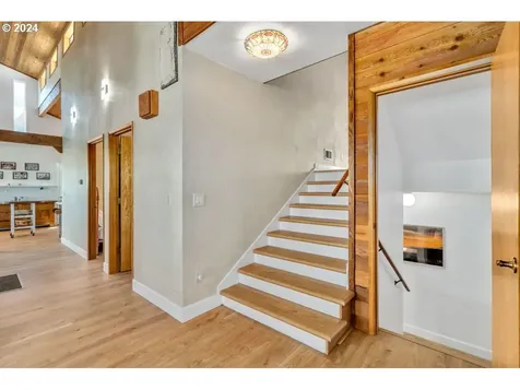 9608 Nw Rosaria Avenue Portland OR 97231