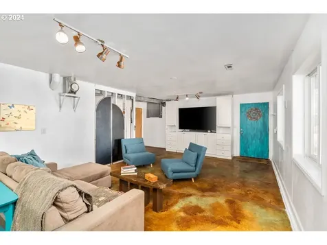 9608 Nw Rosaria Avenue Portland OR 97231