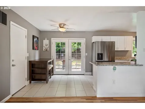 220 SE Evelyn Avenue Gresham OR 97080