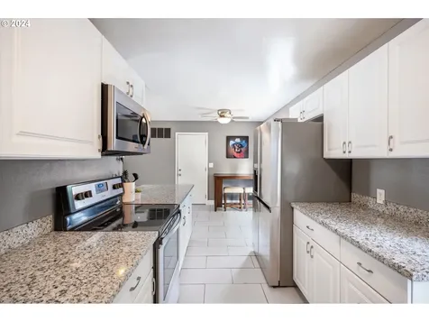 220 SE Evelyn Avenue Gresham OR 97080