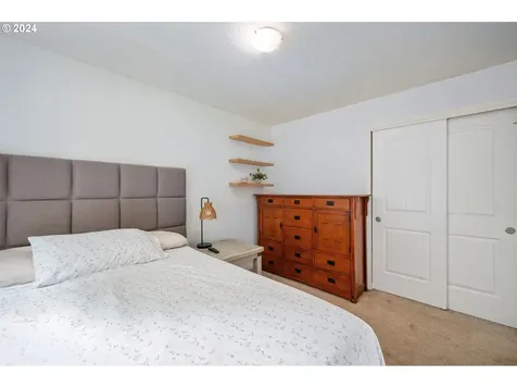 220 SE Evelyn Avenue Gresham OR 97080