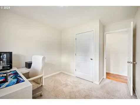 220 SE Evelyn Avenue Gresham OR 97080