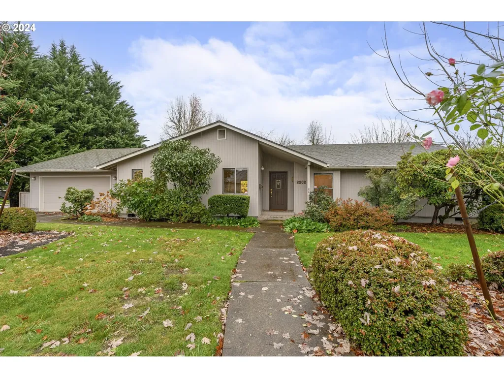 2202 NW Saint Andrews Drive Mcminnville OR 97128