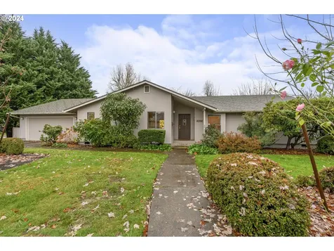 2202 NW Saint Andrews Drive Mcminnville OR 97128