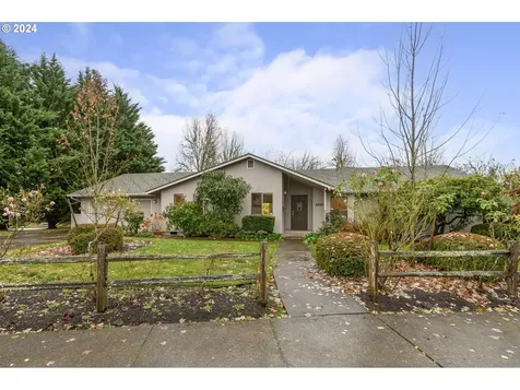 2202 NW Saint Andrews Drive Mcminnville OR 97128