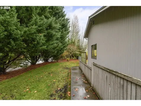 2202 NW Saint Andrews Drive Mcminnville OR 97128