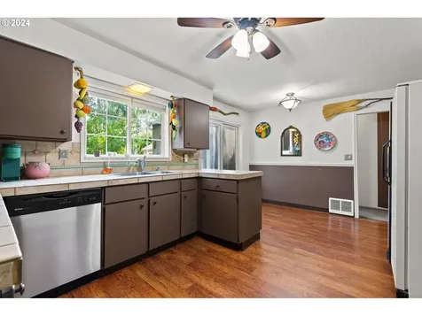 4722 SE Chase Road Gresham OR 97080