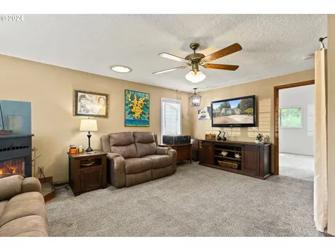 4722 SE Chase Road Gresham OR 97080