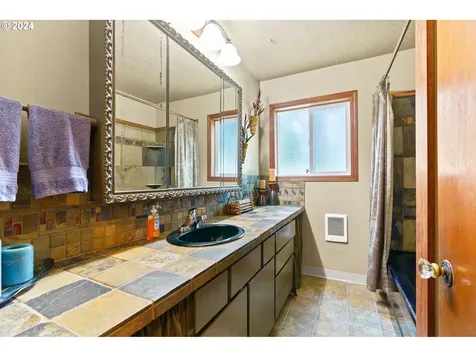 4722 SE Chase Road Gresham OR 97080