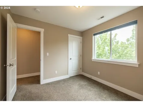 5333 SE Lambert Street Portland OR 97206