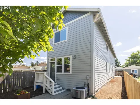 5333 SE Lambert Street Portland OR 97206